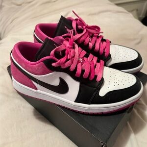 Men’s Jordan 1 Low Pink & Black
